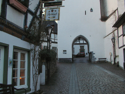 Steinweg aufwärts